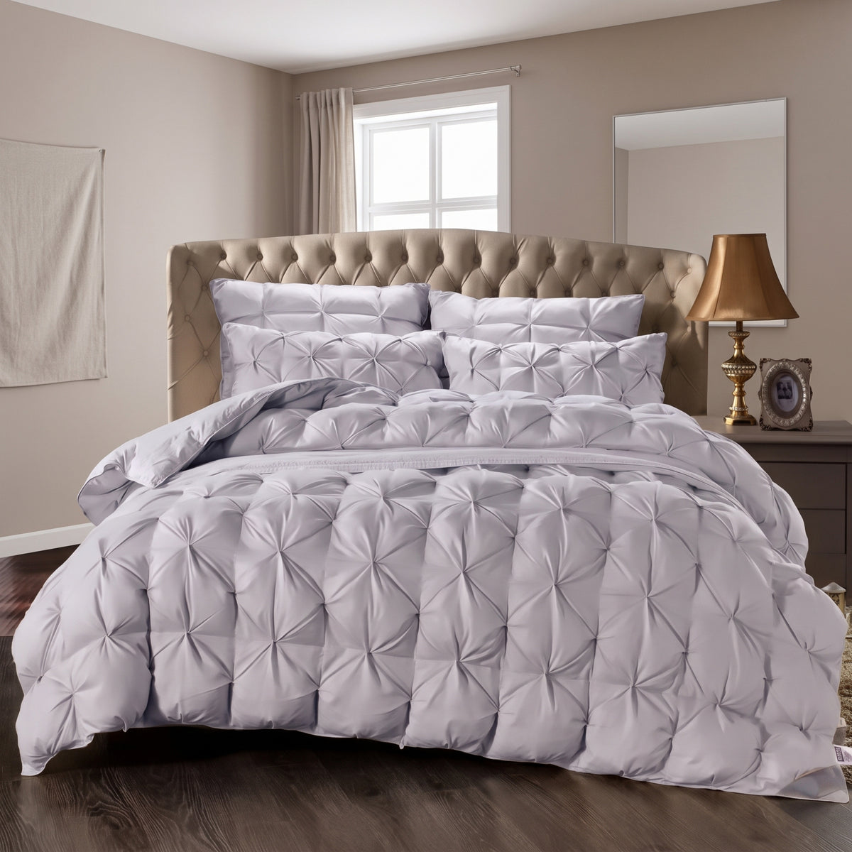 White Goose Down Pinch-Pleated Winter Comforter