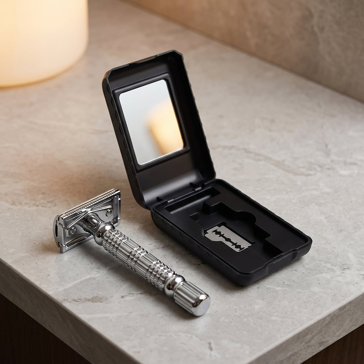 Butterfly Twist-to-Open Double Edge Safety Razor with Travel Case