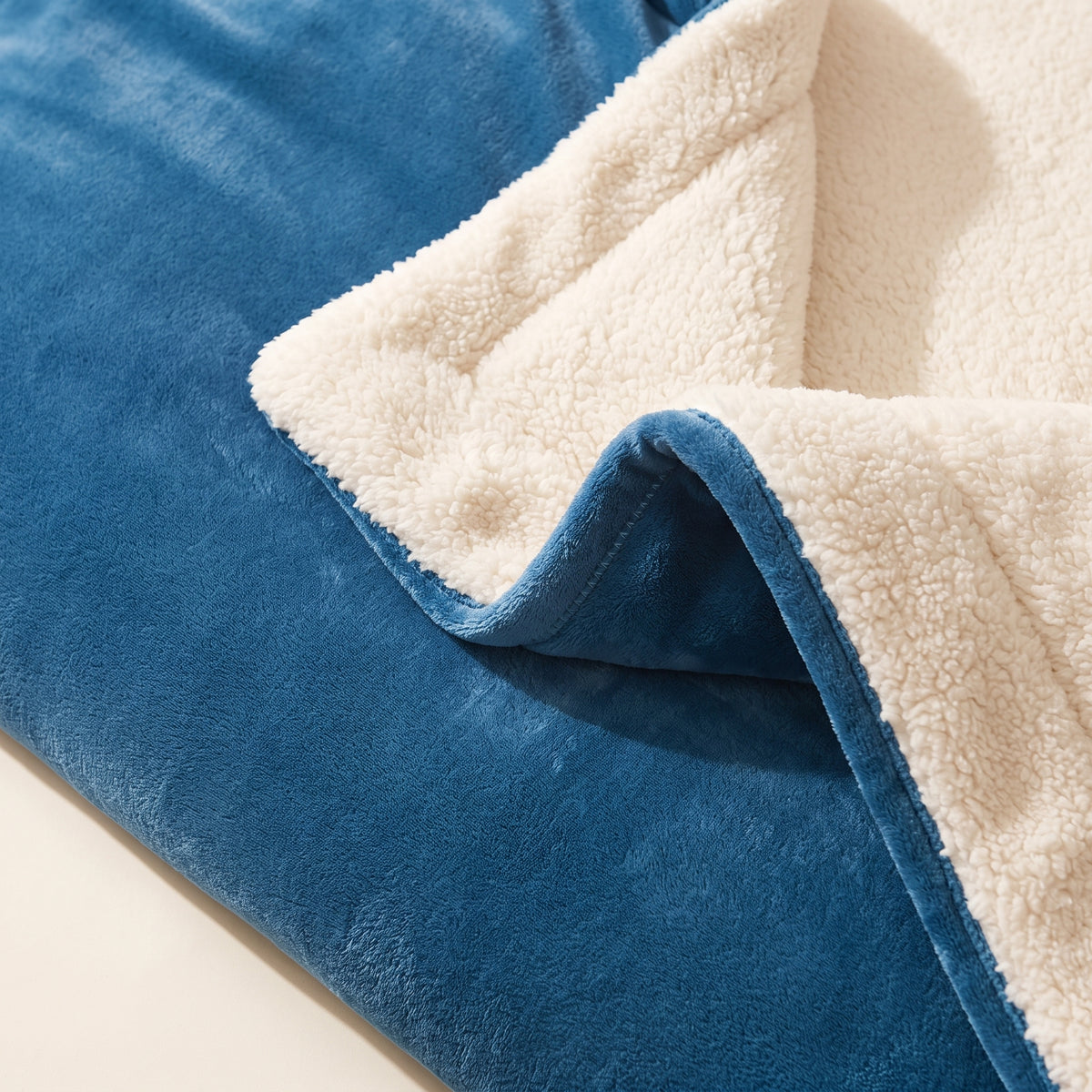 Double-Sided Plush Fleece Sherpa Blanket