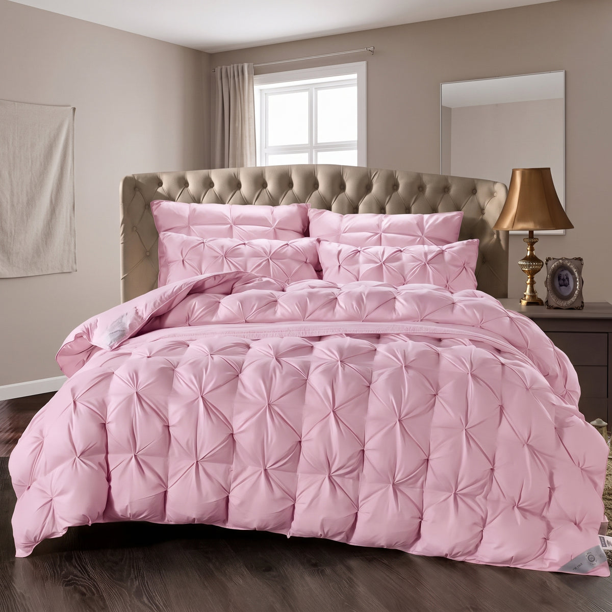 White Goose Down Pinch-Pleated Winter Comforter