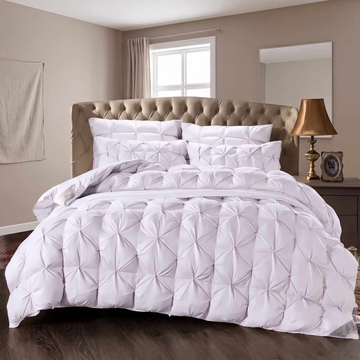 White Goose Down Pinch-Pleated Winter Comforter
