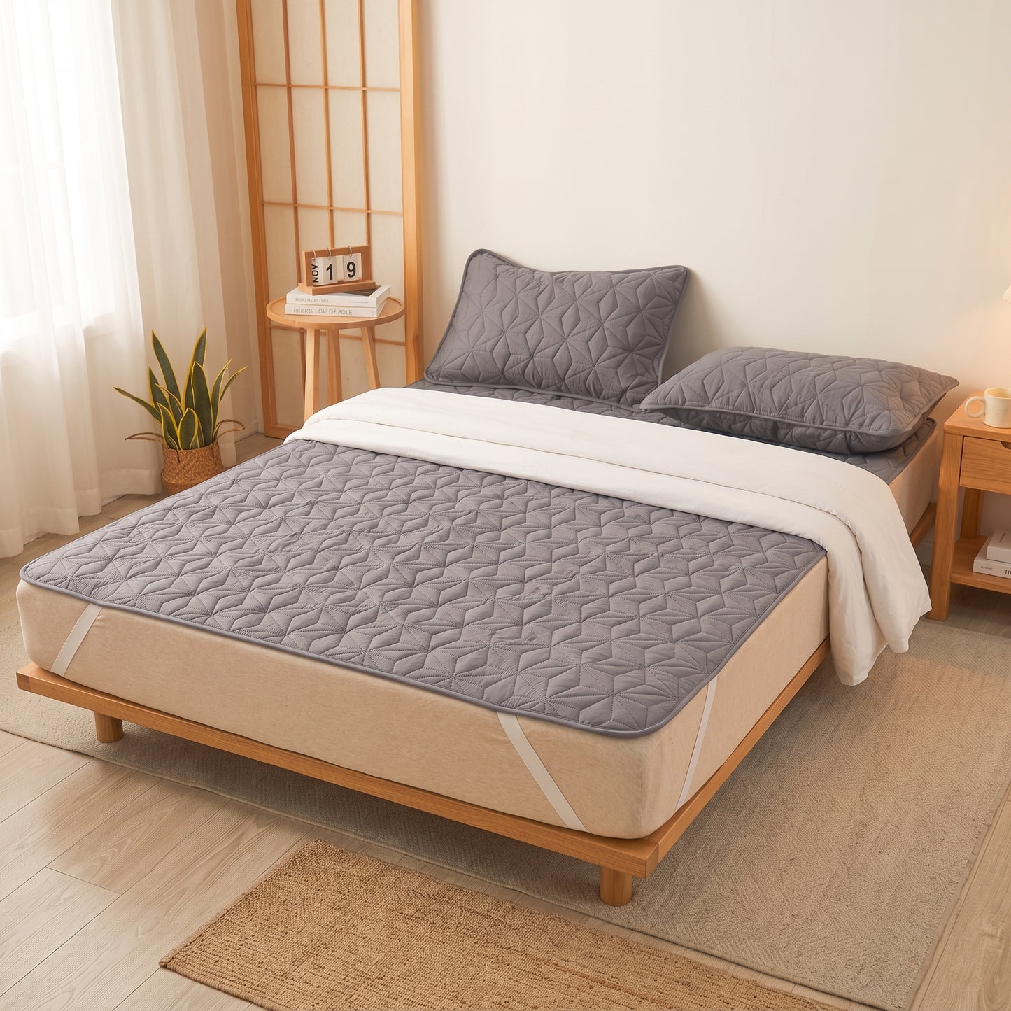 Quilted Waterproof Mattress Protector with Elastic Corner Straps