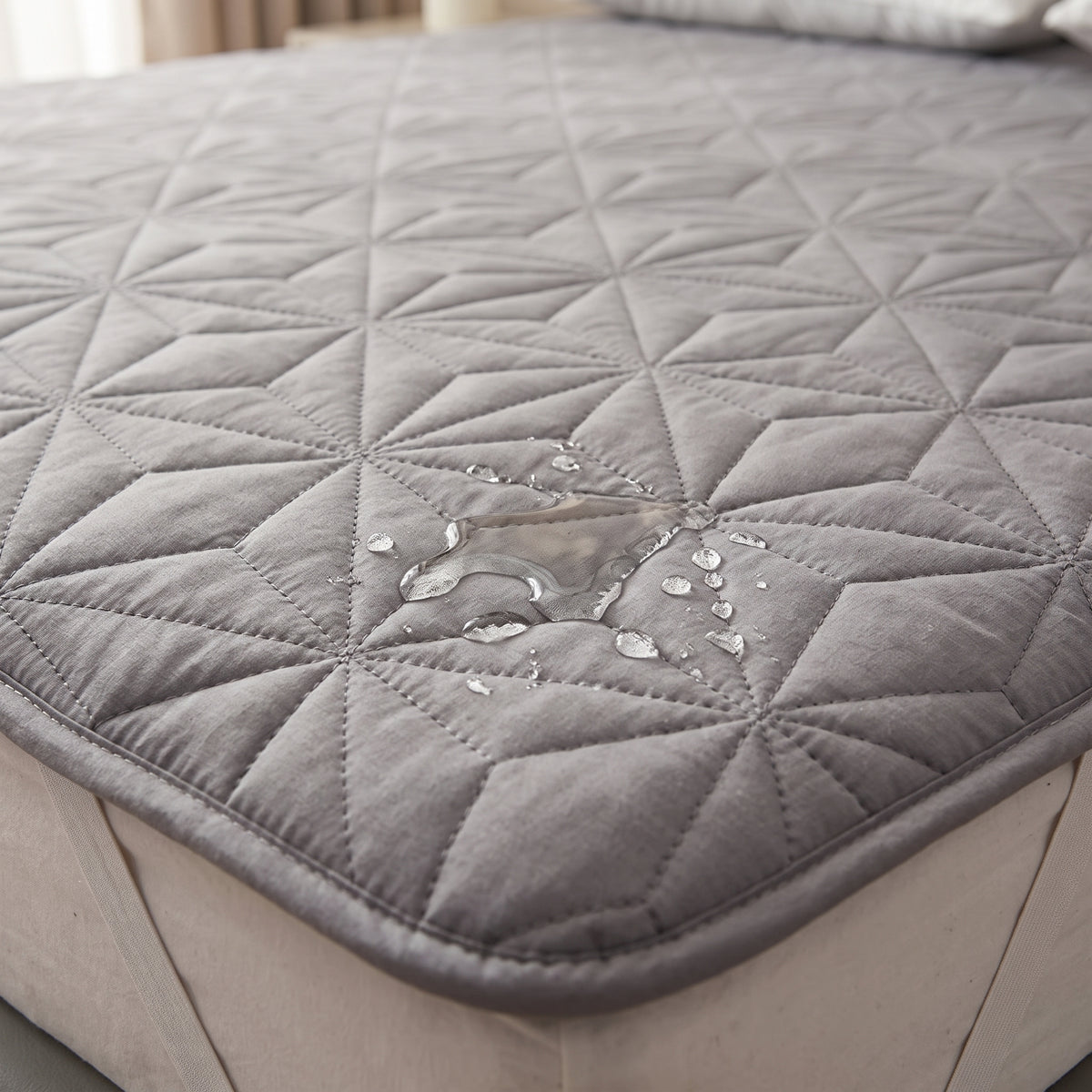 Quilted Waterproof Mattress Protector with Elastic Corner Straps