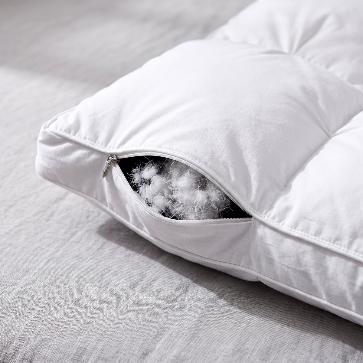 White Goose Down Pinch-Pleated Winter Comforter